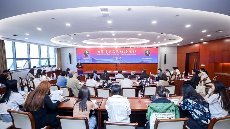 在选择直播代运营公司时，可以从以下几个方面考察其实力：